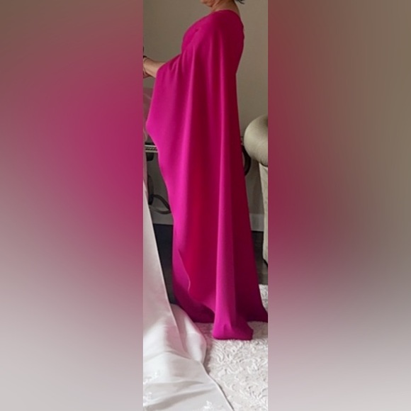 TERI JON GOWN - Picture 3 of 5